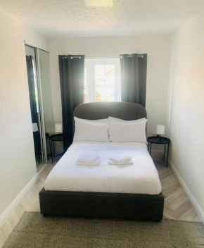 Newly Renovated Spacious 4 bed Apartment